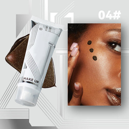 Naturlig og lys flytende bronzer